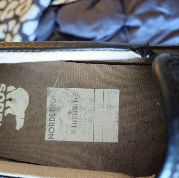 Sorely shoes. Worn a few times. Son grew out of them quickly - Picture 4 of 5